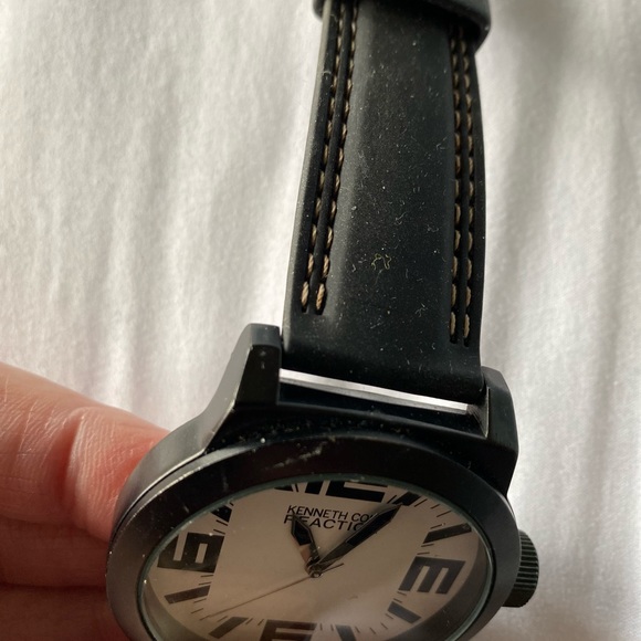 032)Kenneth Cole watch - Picture 5 of 6
